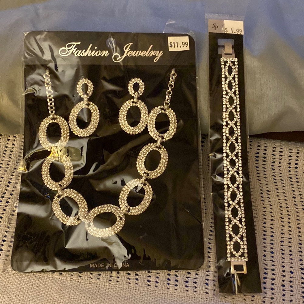 Sam Moon Fashion Jewelry Crystal Necklace/Earring Set w/Bracelet-NWT-never worn.